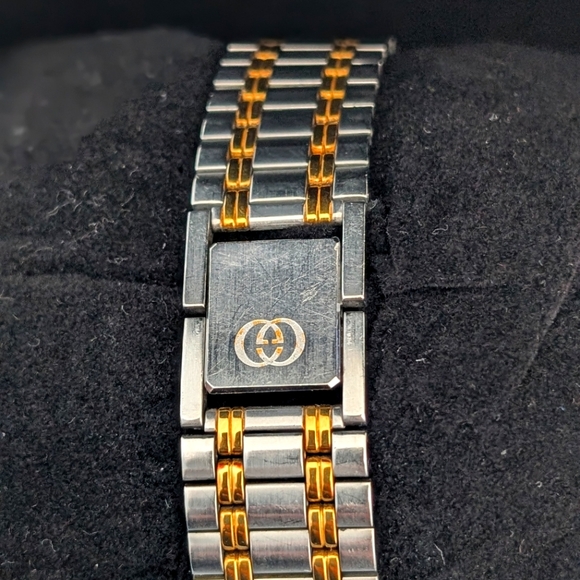 Gucci 9000M Unisex Gold and Silver Watch - Picture 7 of 10